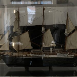 Emanuele-Cirillo-Farrusi-barca-euro-3.000-300x300Il nostro Store